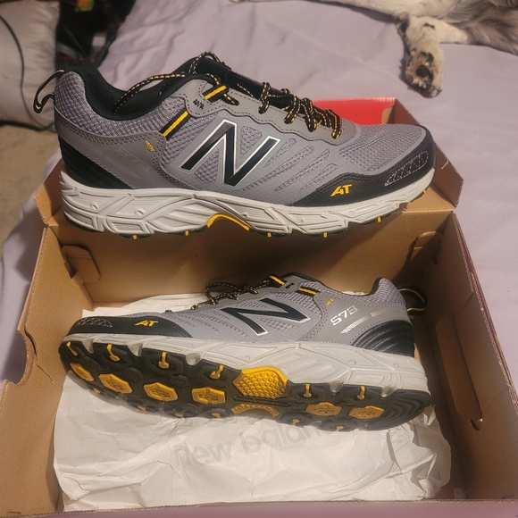 New Balance Trail Running Shoes Size 11 1/2 Mens - Picture 2 of 8